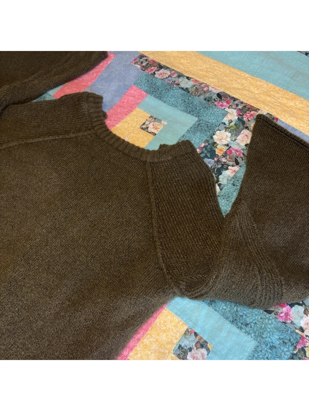 Free People Wool Blend V-Neck Flare Sleeve Woman’s Small Sweater Cozy Casual - Picture 6 of 9